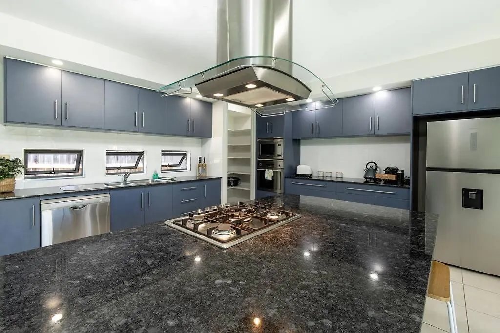 Family Paradise Elegant 4Br King Bed Heated Pool And Bbq Villa Trinity Beach