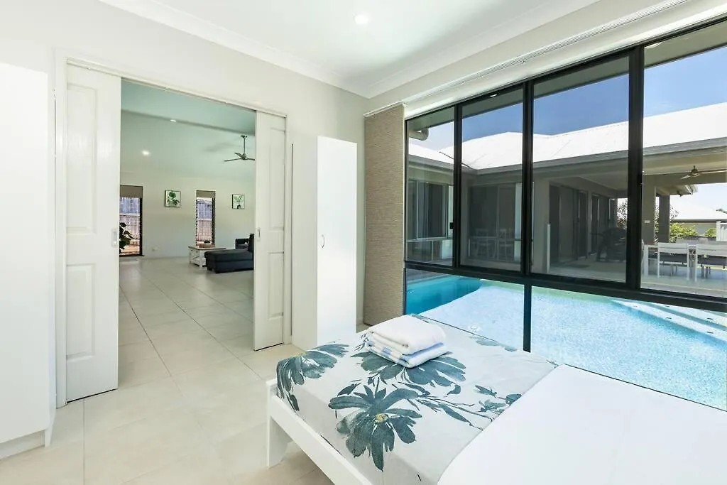 Holiday home Family Paradise Elegant 4Br King Bed Heated Pool And Bbq Villa Trinity Beach